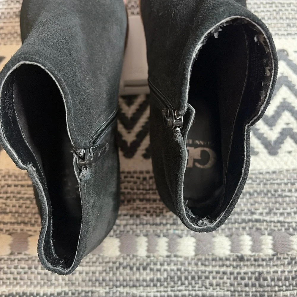 Gianni Bini Black Suede Ankle Booties Women’s 6.5 Side Zip Low Heel - Picture 6 of 9